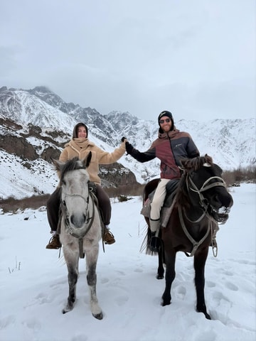 Kazbegi: Winter Horseback Riding Tour with Guide