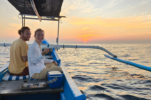 Pemuteran: Dolphin Watching Tour with Hotel Transfer