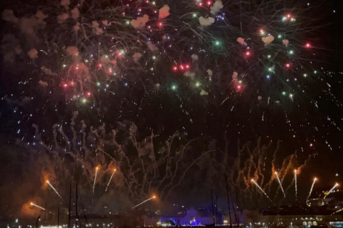 Lisbon: Celebrate New Year's Eve and enjoy the show aboard a catamaran