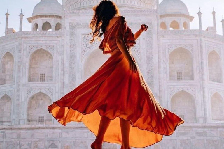 从班加罗尔出发：阿格拉泰姬陵当日往返航班之旅德里/阿格拉出发：含机场接送的全套行程（不含航班）