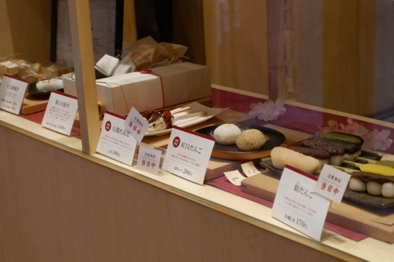 Osaka: Daytime Hanami (Cherry Blossom) and Food Tour