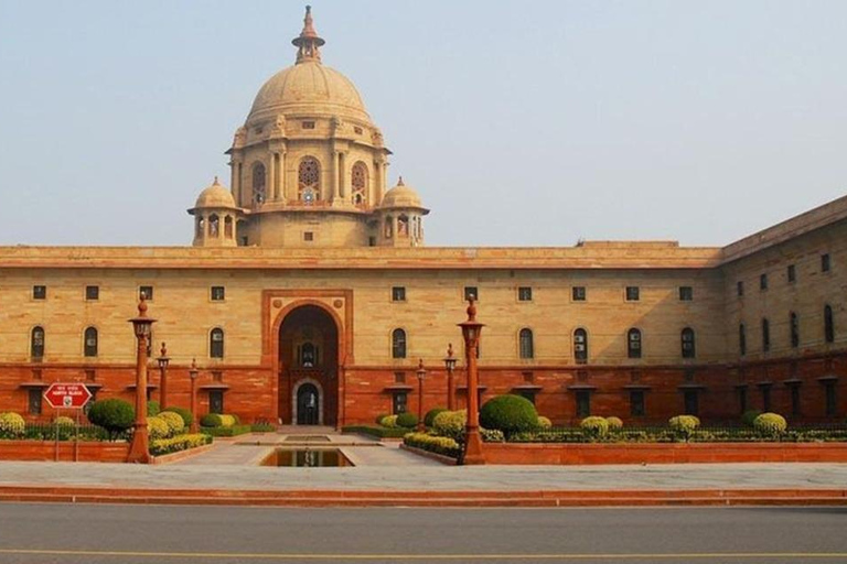 A partir de Deli: Tour particular de 3 dias pelo Triângulo DouradoTour particular com hospedagem em hotel 4 estrelas