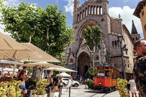 Van Alcúdia: Soller trein- en tramhalve dagtour