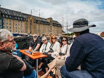 Kopenhagen: Alte Kanäle und versteckte Schätze – Bootstour mit Geselligkeit