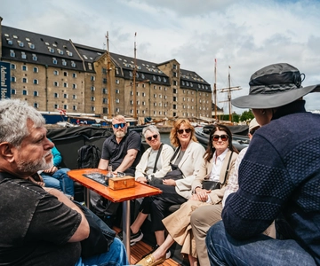 Copenhagen: Old Canals and Hidden Gems Social Boat Tour