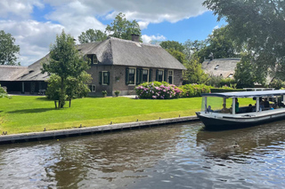 Giethoorn: 1-uur durende boottocht met optioneel eten & drinken