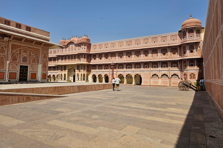 Tour panoramico privato di Jaipur in auto + guida