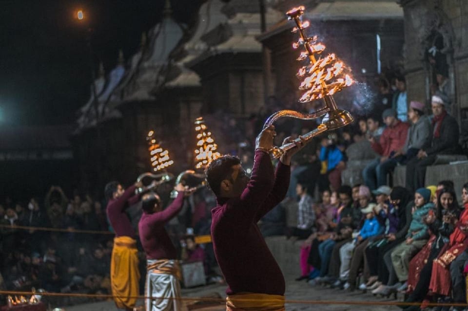 Von Kathmandu Aus St Ndige Pashupatinath Aarti Tour Am Abend