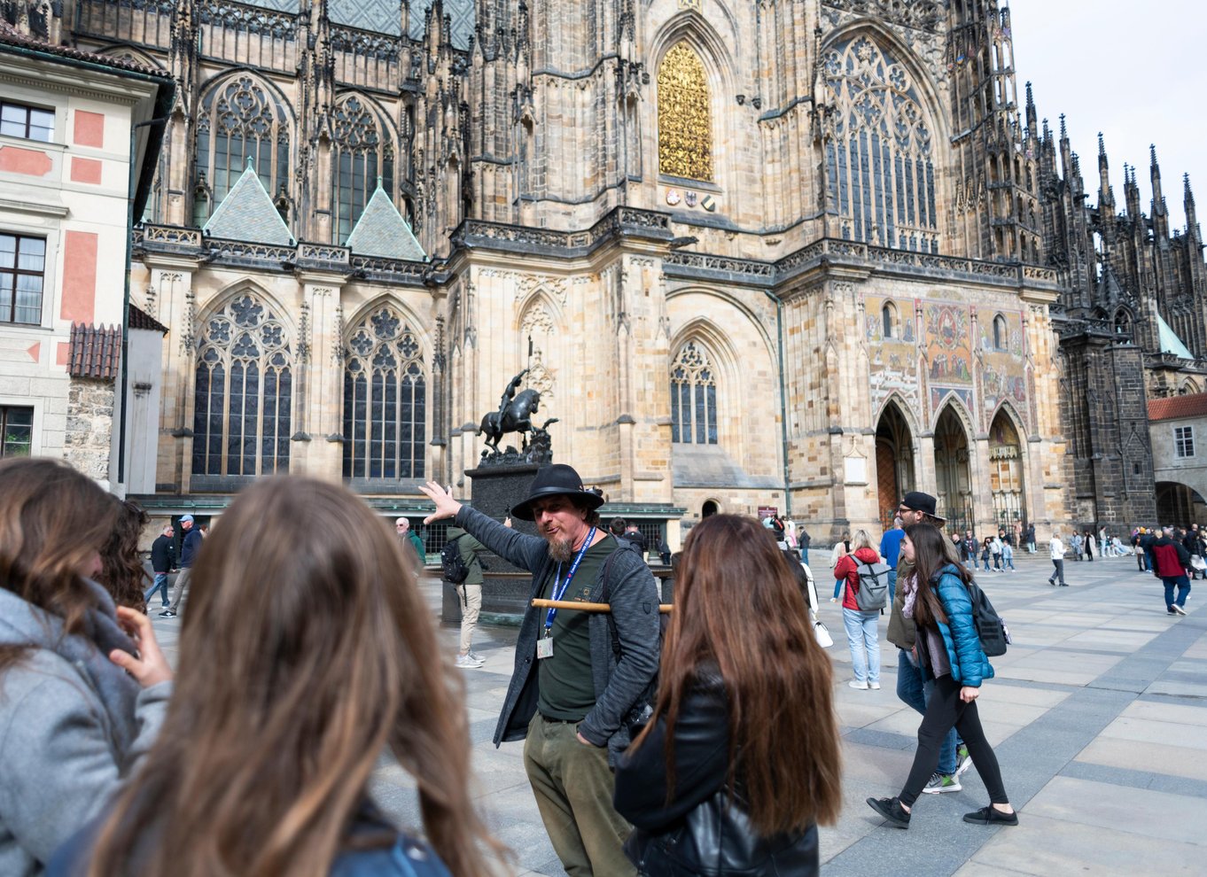 Prag: Byens højdepunkter med bus, båd og til fods