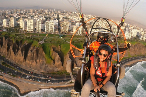 Gleitschirmflug mit einem Privatpiloten in Costa Verde-Lima