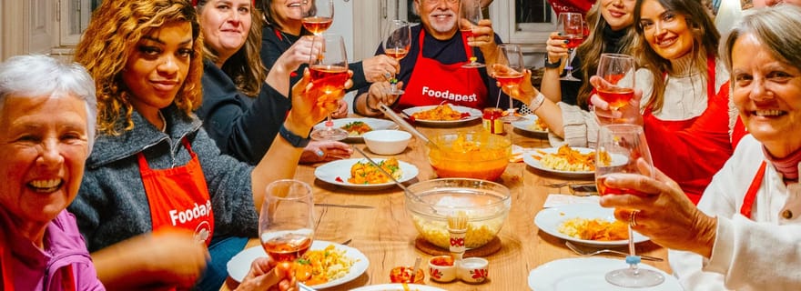 Budapest : cours de cuisine en petit groupe et visite du marché avec un habitant