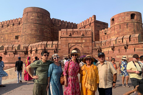 6-dniowa wycieczka Delhi, Agra i Jaipur z Ranthambhore Tour z DelhiWycieczka obejmuje samochód z klimatyzacją, przewodnika Tiger Safari i 4-gwiazdkowy hotel.