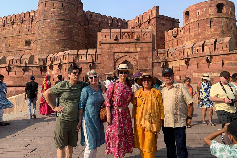 6-dniowa wycieczka Delhi, Agra i Jaipur z Ranthambhore Tour z DelhiWycieczka obejmuje samochód z klimatyzacją, przewodnika Tiger Safari i 4-gwiazdkowy hotel.