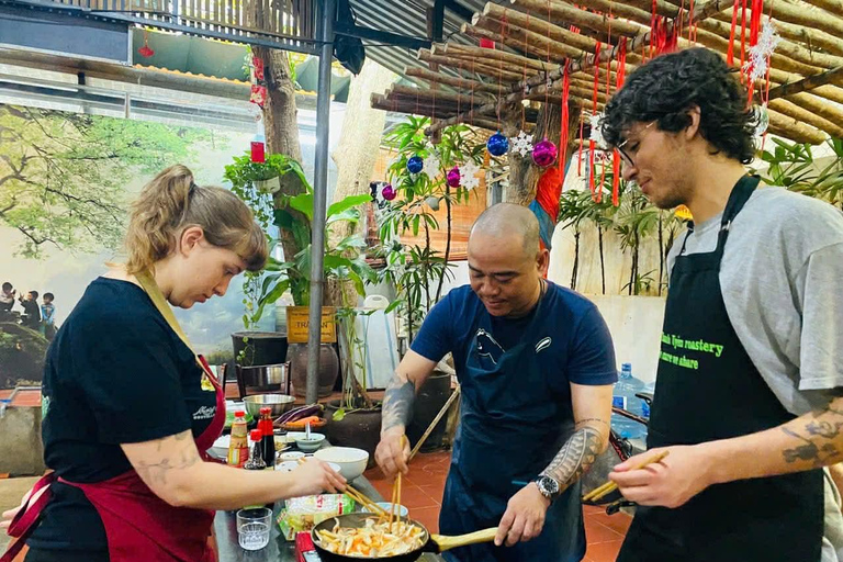 Hoi an: Vegan Cooking Class with Lantern-Making