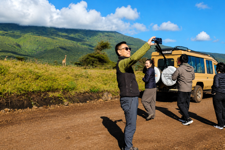 From Arusha: Lake Natron Flamingo and Waterfall Day Trip