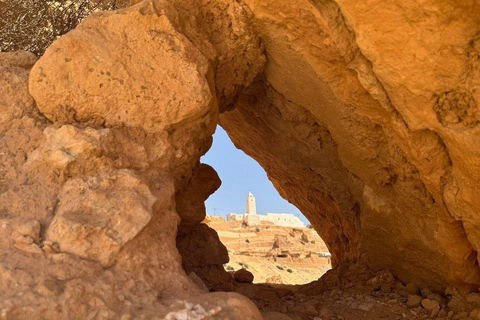 From Djerba/Zarzis: 2-Day Southern Tunisia Tour with Camp