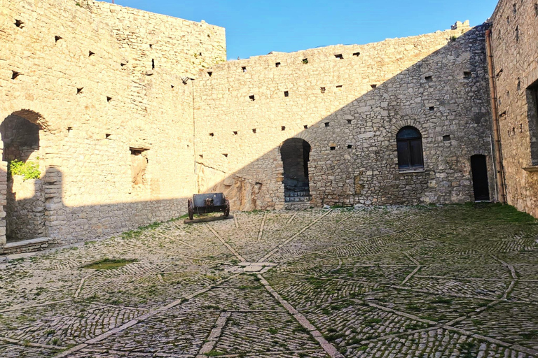 From Palermo: Medieval castle tour of Caccamo and Cefalù. SHARED TOUR