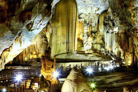 Da Hue - Tour alla scoperta delle grotte di PhongNha - Giornata di dispari e di cenniTOUR ALLA SCOPERTA DELLA GROTTA DI PHONG NHA - GIORNO NODALE