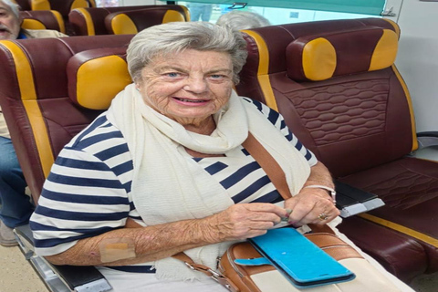 From Delhi: Taj Mahal and Agra Day Tour by Super-fast Train All Inclusive Tour with 1st Class - Executive Train Coach