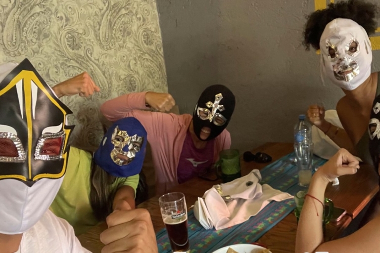 Puebla: Espectáculo de Lucha LibrePuebla: Espectáculo de Lucha Libre con Degustación de Mezcal y Taco