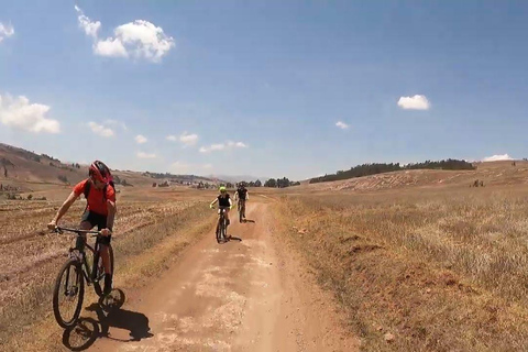 Cusco: Saqsaywaman and City Highlights Bike Tour