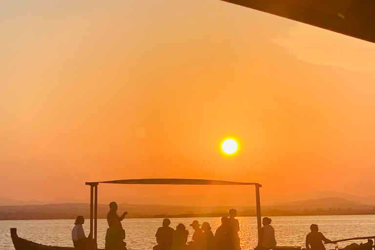 The Magic of the Albufera: Private Tour with Traditional Boat Ride