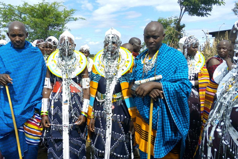 TOUR GIORNALIERO DI ESPERIENZA CULTURALE NEI VILLAGGI MASAI.TOUR DI UN GIORNO DELL&#039;ESPERIENZA CULTURALE DEL VILLAGGIO MASAI.