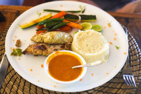 Zanzibar: Privat Jozani-skogen, Kuza-grottan och Rock RestaurantZanzibar: Privat Jozani-skogen, Kuza-grottan och Rock-restaurangen