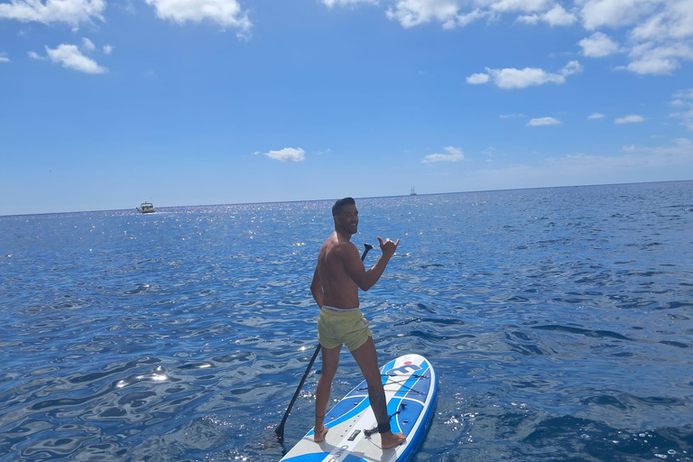 Puerto Rico, Grande Canarie : excursion en bateau, boissons, repas, paddle surf, plongée avec tuba.Profitez du paddle surf et de la plongée avec tuba dans les criques de Grande C