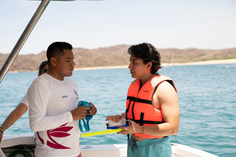 Private yacht tour of the Huatulco Bays Small yacht for 8 people