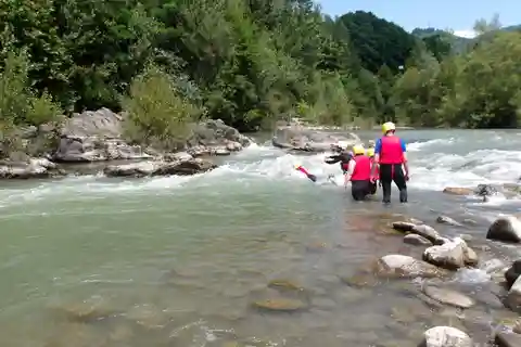 Lucca: aperirafting tour and finish on the Devil's Bridge