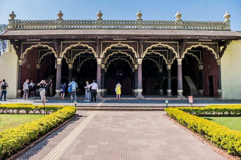 Old Bangalore Walking Tour: Palace, Fort, Temples & Market