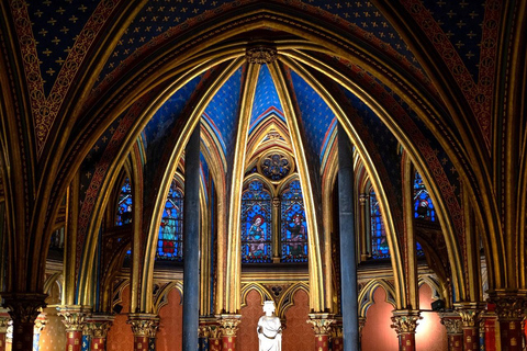 Paris: Sainte-Chapelle, Conciergerie, Notre Dame Guided Tour Small-Group Tour in English