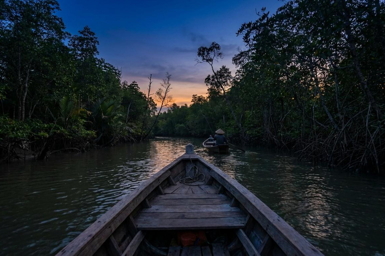 Kuala Selangor Eagle , Fireflies & Blue Tears Boat Tour