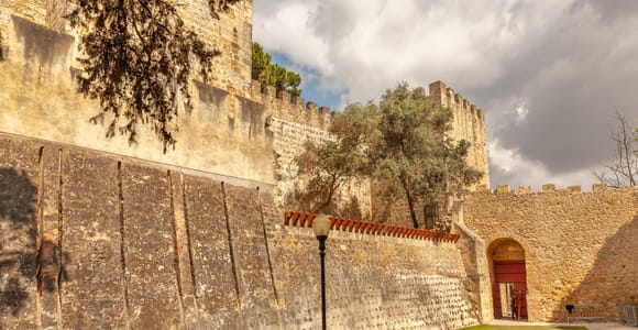 Skip-the-line São Jorge Castle Lisbon Private Guided Tour