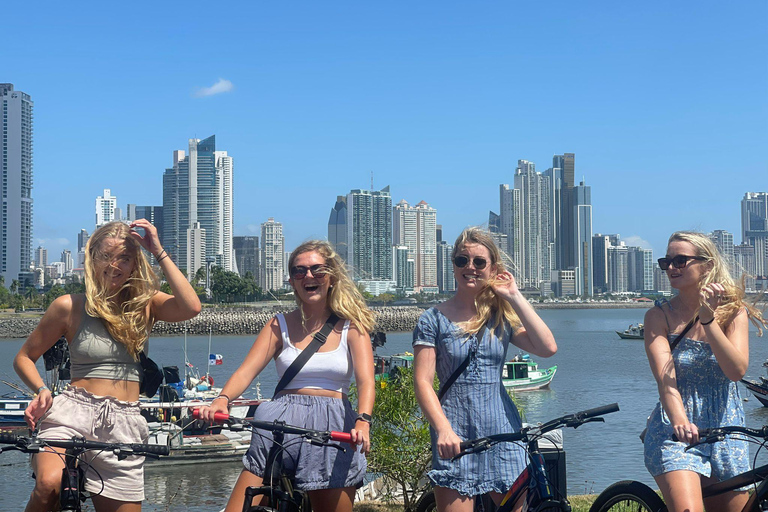 "Fietstour Casco Viejo en Panama Stad Ontdek de essentieFietstour in Panama Stad en de Oude Stad met lokale gids