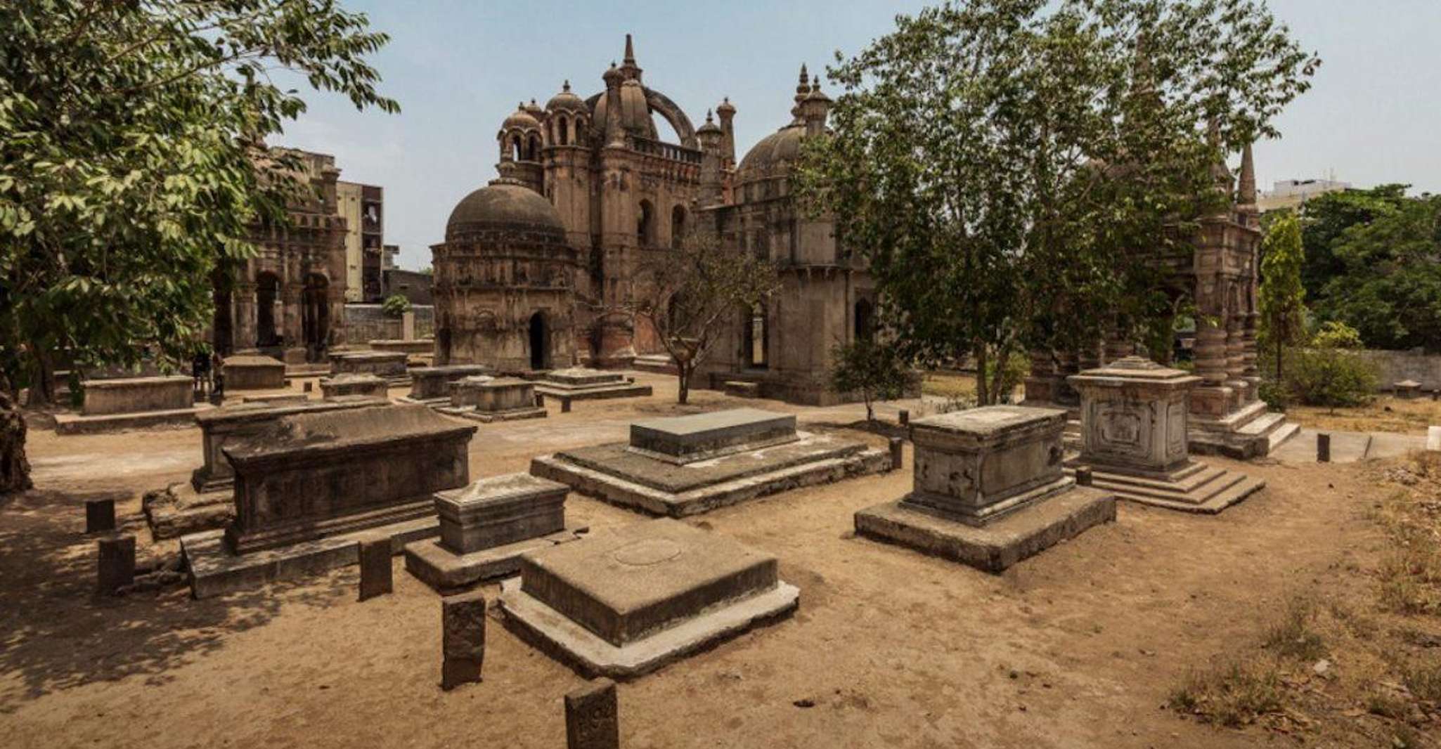 Surat- Private car hire with driver for 8 hours 80 kms - Hizvo