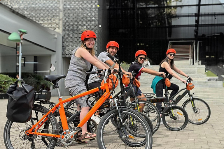 Warsaw Bike Tour: Old Town & City Centre Guided (1.5h or 3h) The Full Warsaw Experience (3 Hours + 30-min Break)