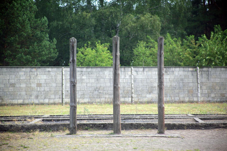 Depuis Berlin : visite 1 jour du mémorial de SachsenhausenMémorial de Sachsenhausen : visite privée d'une journée