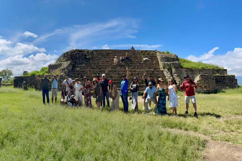 Oaxaca: Premium Monte Alban and Master Artisans Tour Oaxaca: Premium Monte Albán and Master Artisans Tour