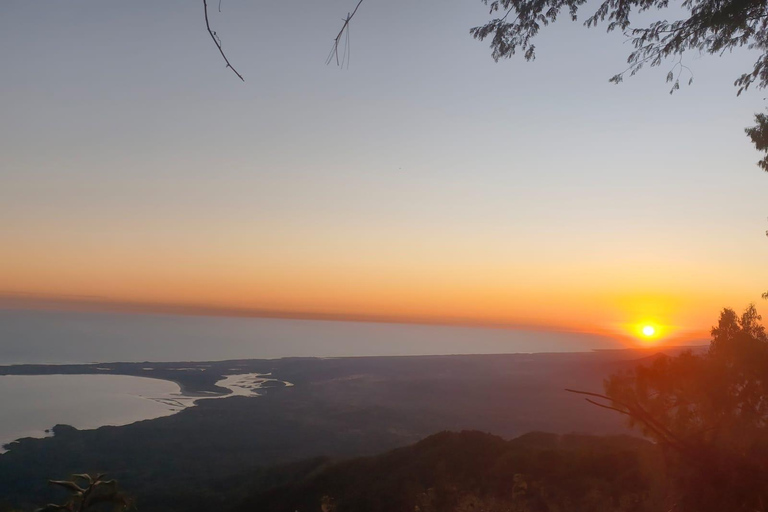 El Salvador: Conchagua Volcano Overnight Camping Trip