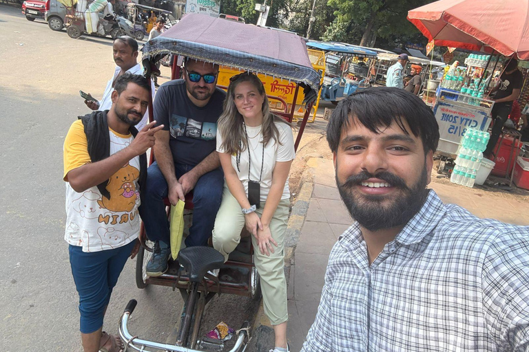 Old and New Delhi Group City Tour with Guide and Transfers