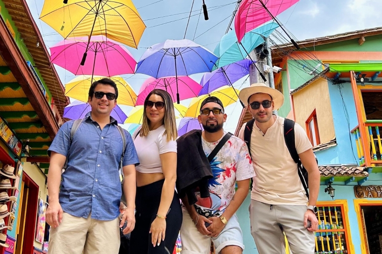 Medellín : visite en petit groupe de Guatapé et tour en bateau de luxe