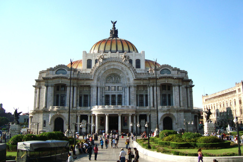 Aproveite o Ballet Folclórico no Palácio de Belas Artes.Curta o Ballet Folclórico no Palácio de Bellas Artes