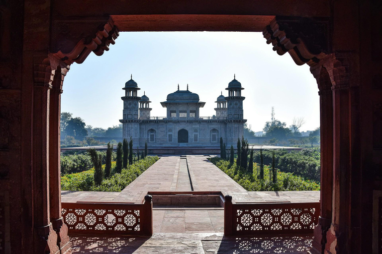 Au départ de Delhi : visite du Taj Mahal tout compris par Gatimaan ExpressTout compris avec les billets de train en classe économique