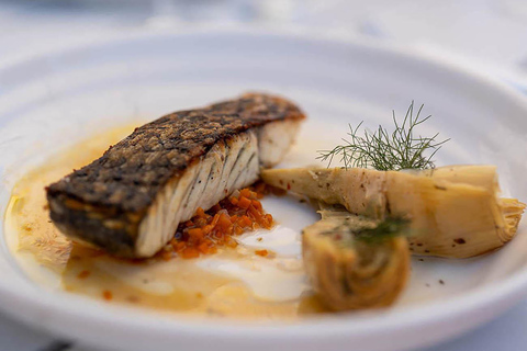 Sydney: Secrets Cruise with Lunch at Famous Yacht Club Sydney: Secret Beaches Harbor Cruise with Local Guide