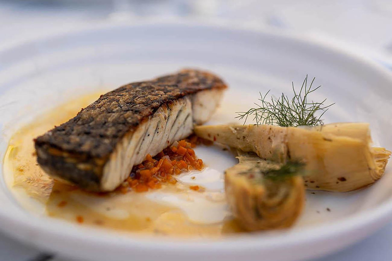 Sydney: Secrets Cruise with Lunch at Famous Yacht Club Sydney: Secret Beaches Harbor Cruise with Local Guide