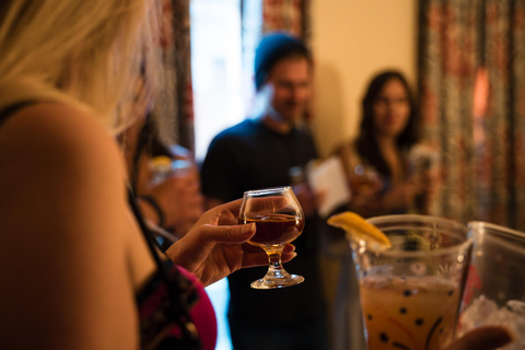 Las Vegas: Immersive 1920s Night Tour with Cocktails & Flask