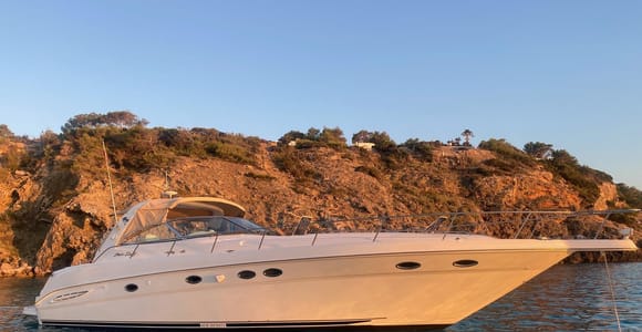 Gran Canaria: Private Yacht Excursion with Beverages, Lunch and Snorkeling
