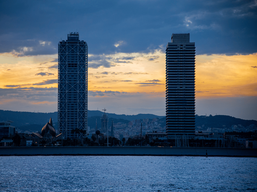 Paseo En Velero Por Barcelona GetYourGuide